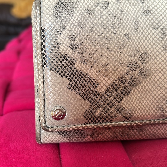 Henri Bendel Wallet-EUC - Picture 9 of 16